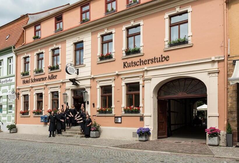 فندق Schwarzer Adler Tangermünde