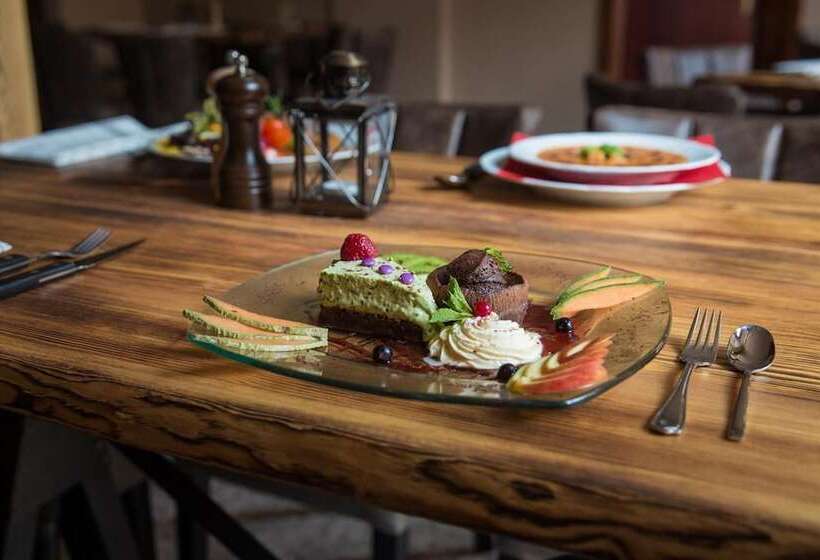 فندق Schwarzer Adler Tangermünde