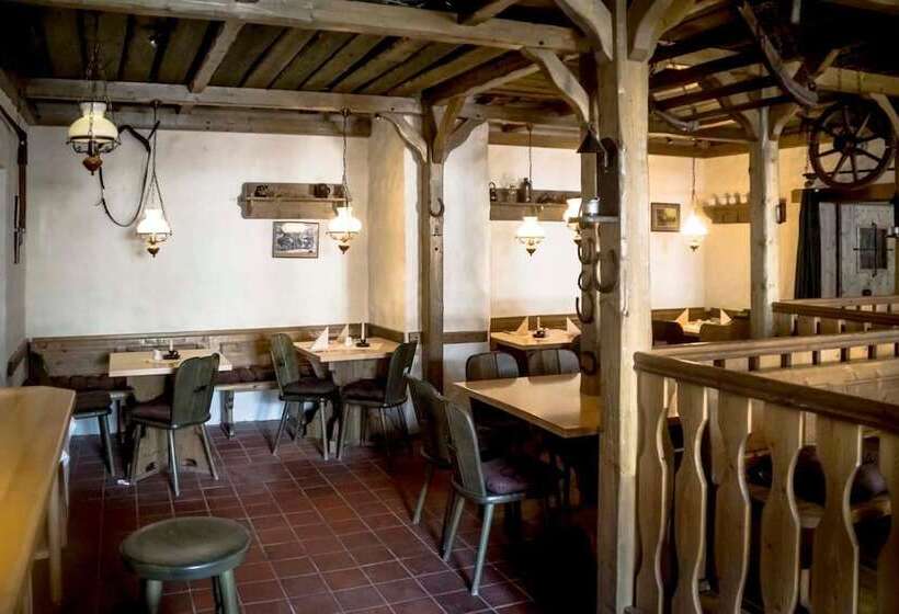 فندق Schwarzer Adler Tangermünde