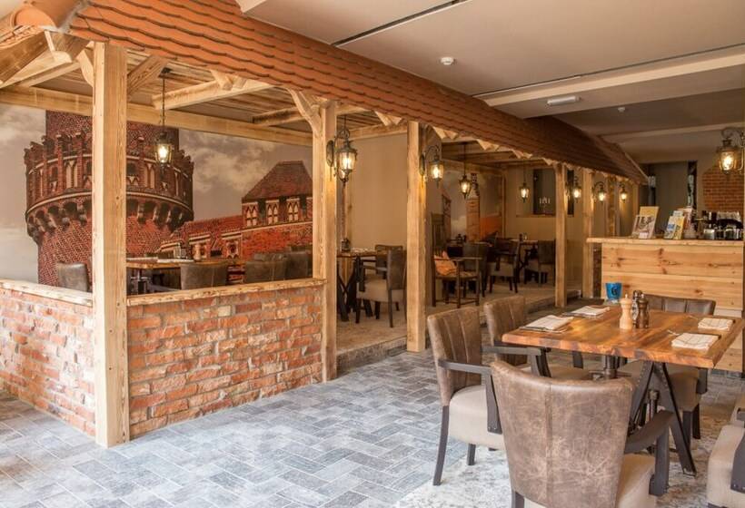 فندق Schwarzer Adler Tangermünde