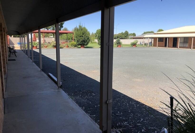 هتل Settlement Motor Inn