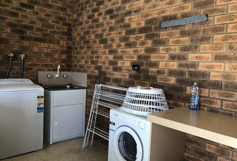 هتل Settlement Motor Inn