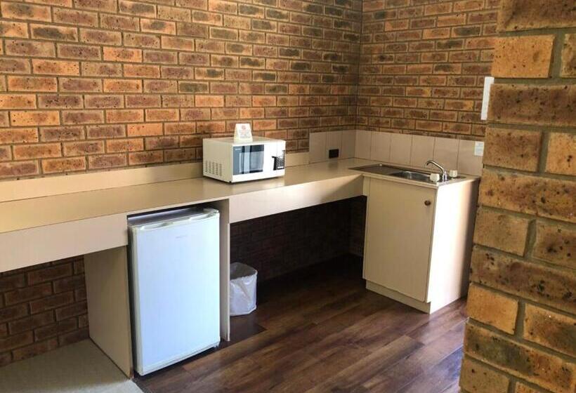 هتل Settlement Motor Inn