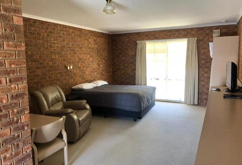 هتل Settlement Motor Inn