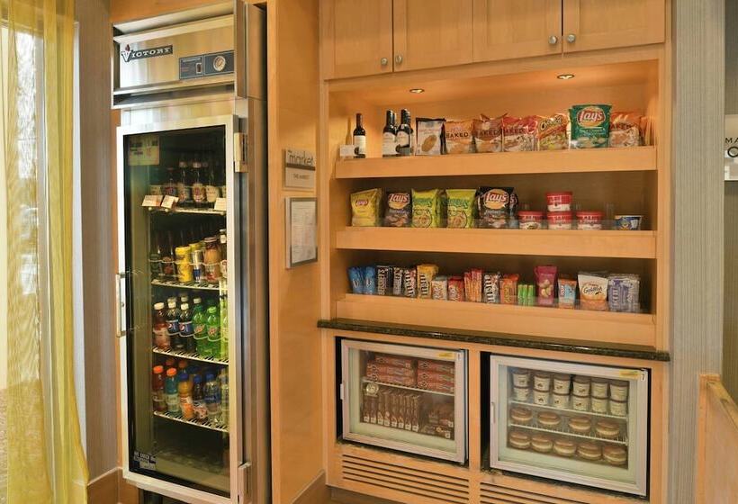 בית מלון כפרי Springhill Suites Des Moines West