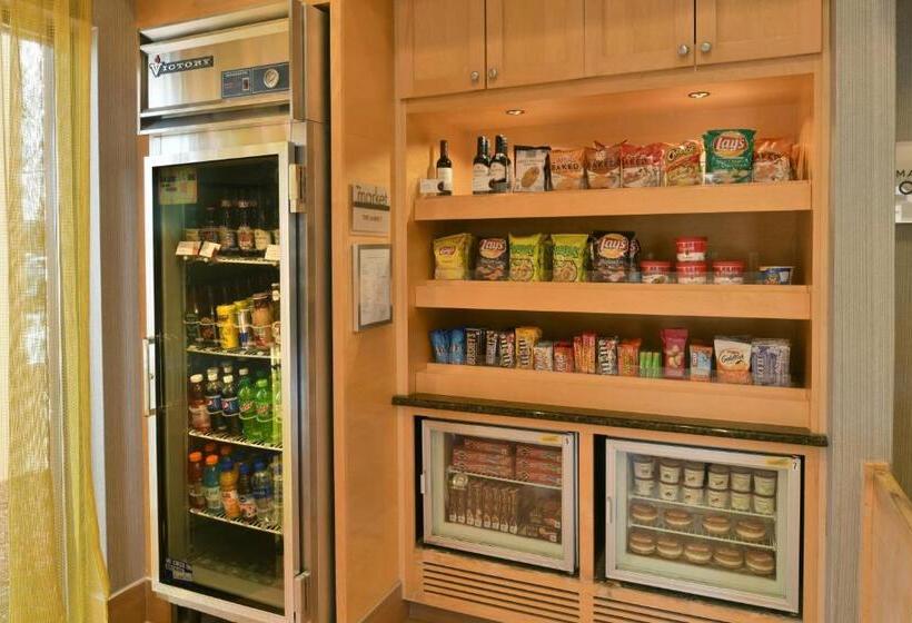 בית מלון כפרי Springhill Suites Des Moines West