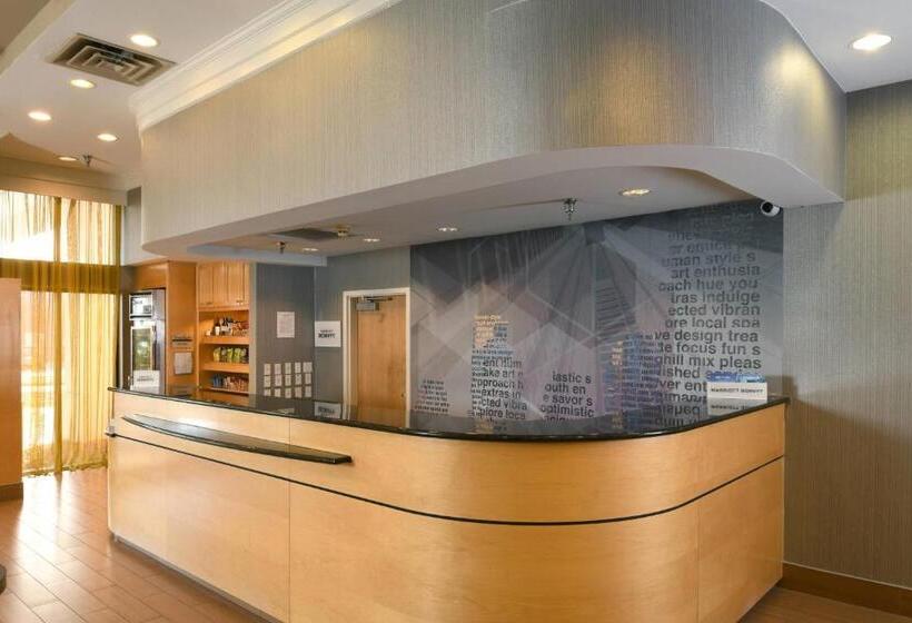 בית מלון כפרי Springhill Suites Des Moines West