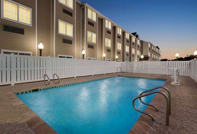 酒店 Super 8 By Wyndham San Antonio Airport North