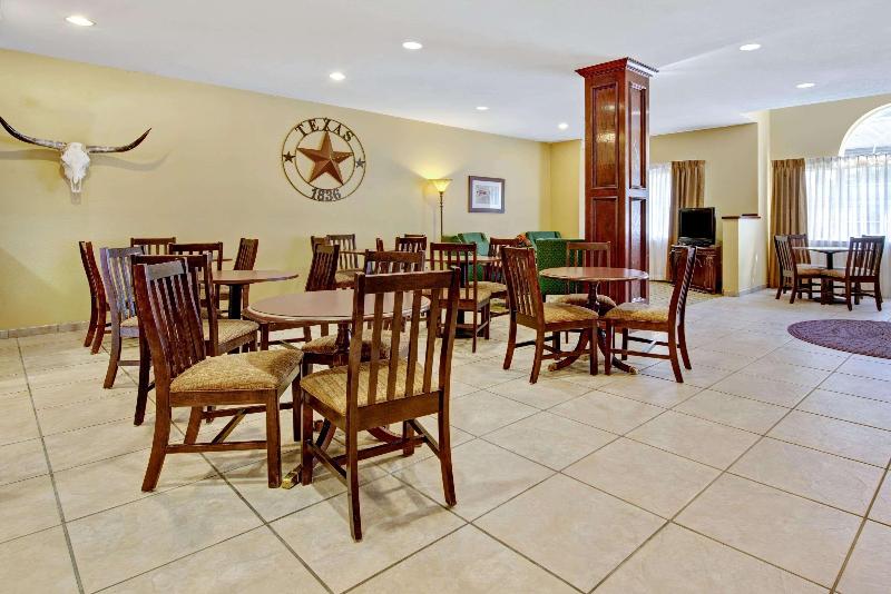 בית מלון כפרי Super 8 By Wyndham San Antonio Airport North