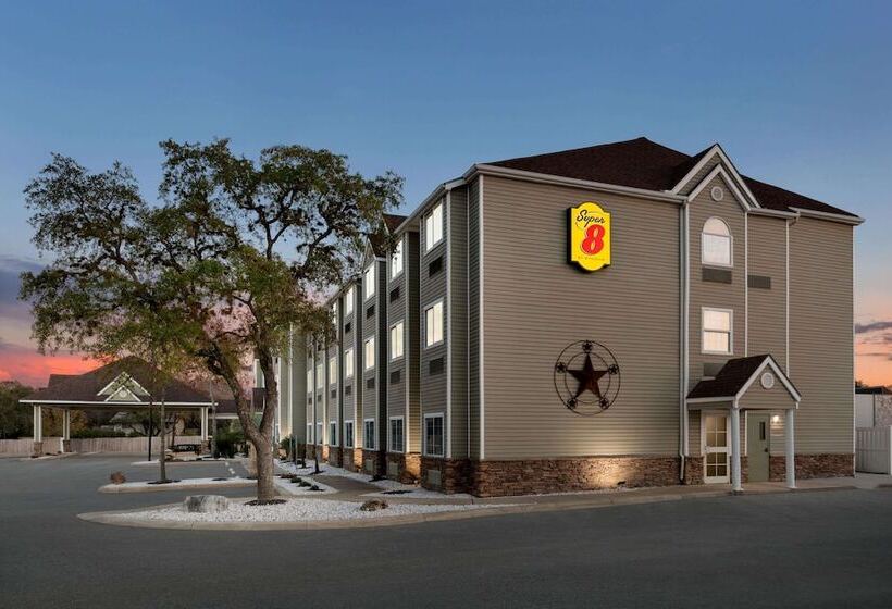 酒店 Super 8 By Wyndham San Antonio Airport North