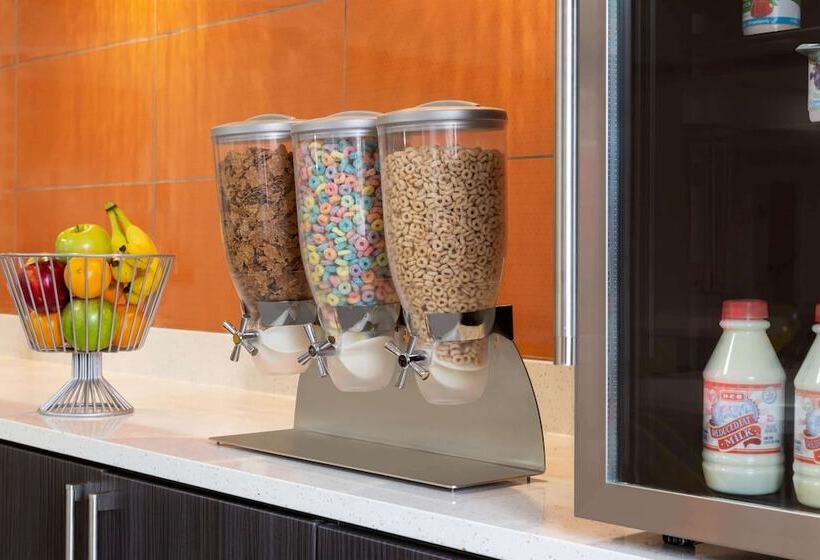 בית מלון כפרי Super 8 By Wyndham San Antonio Airport North