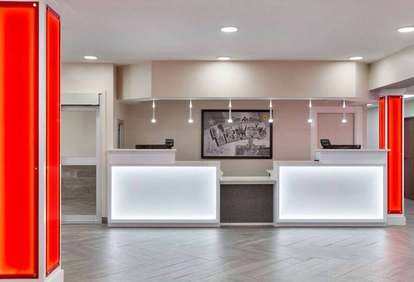 酒店 Super 8 By Wyndham San Antonio Airport North