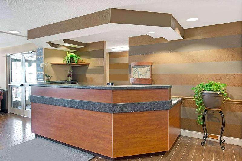 בית מלון כפרי Super 8 By Wyndham San Antonio Downtown Ne