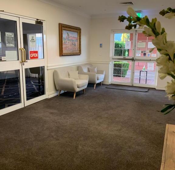 בית מלון כפרי The Kidman Wayside Inn