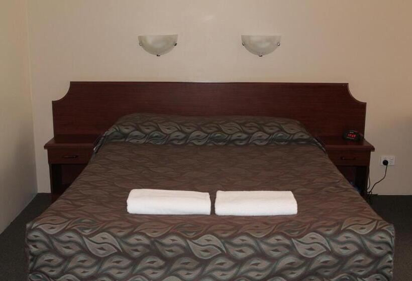 בית מלון כפרי The Kidman Wayside Inn