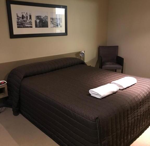 בית מלון כפרי The Kidman Wayside Inn