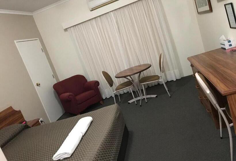 בית מלון כפרי The Kidman Wayside Inn