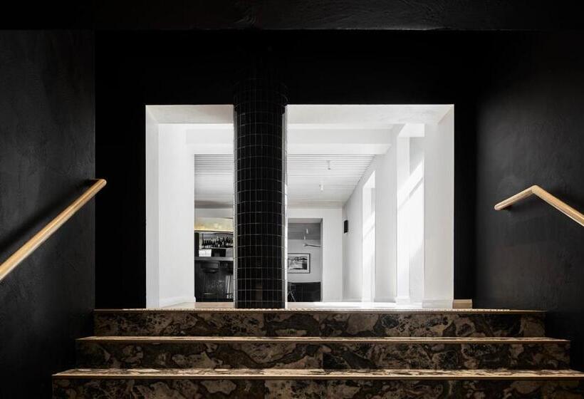 ホテル The Prince