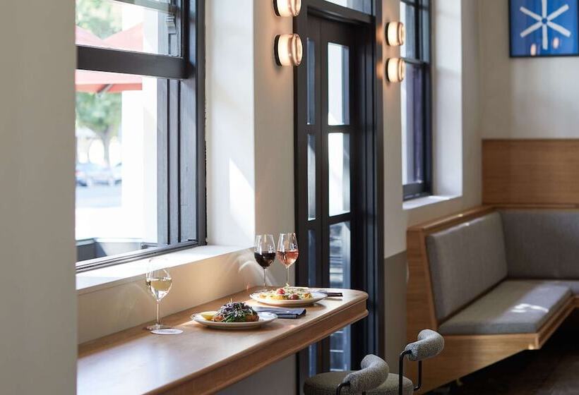 ホテル The Prince