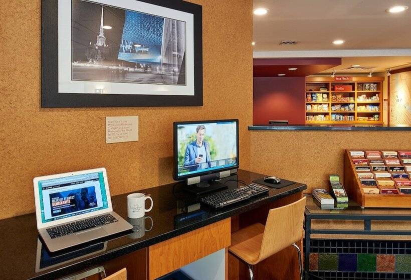 Отель Towneplace Suites By Marriott Minneapolis Downtown/north Loop