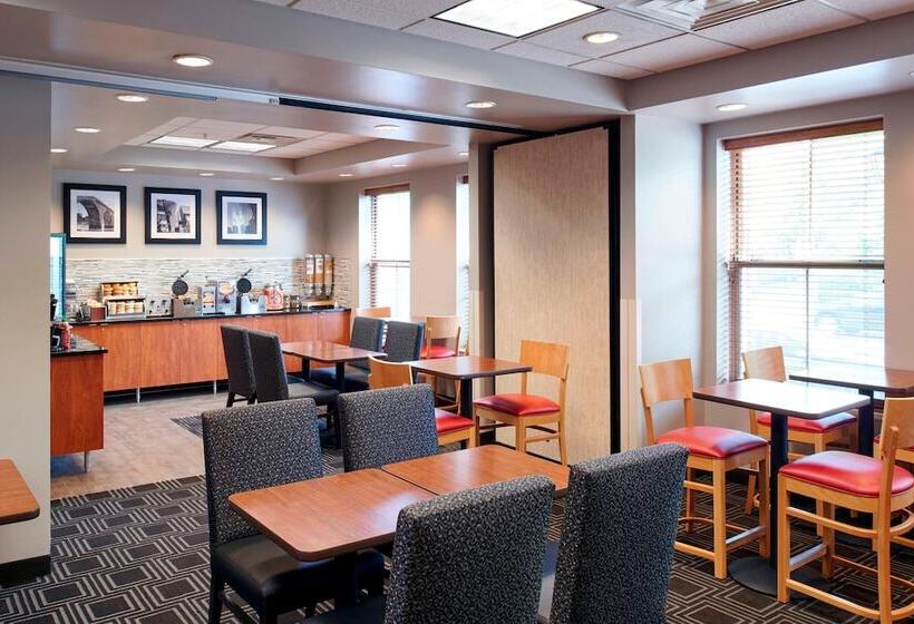 Отель Towneplace Suites By Marriott Minneapolis Downtown/north Loop