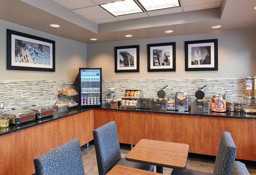 Отель Towneplace Suites By Marriott Minneapolis Downtown/north Loop