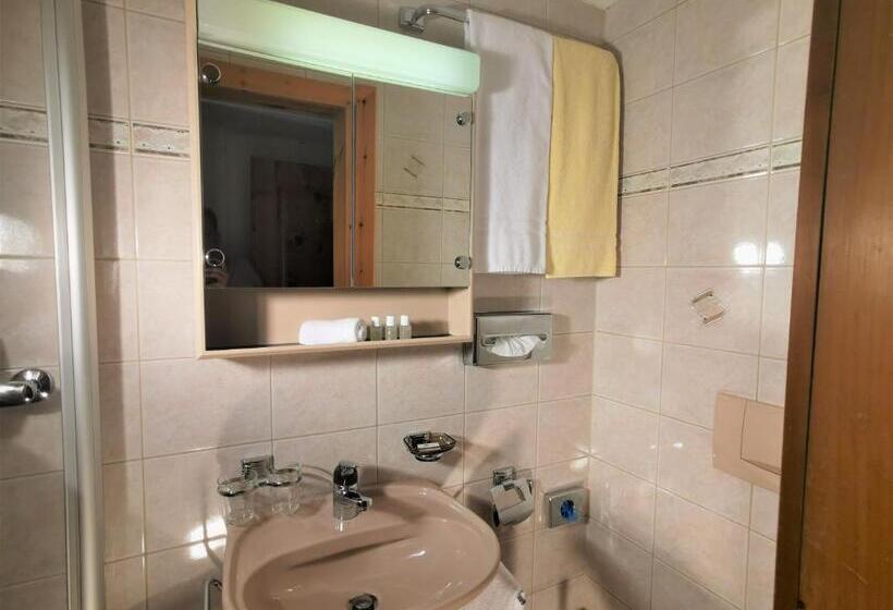 ホテル Walliserhof Leukerbad Therme