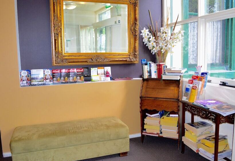 Magnolia Court Boutique Hotel Melbourne