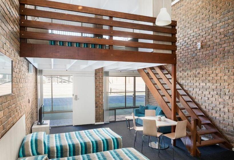 Marion Motel And Apartments