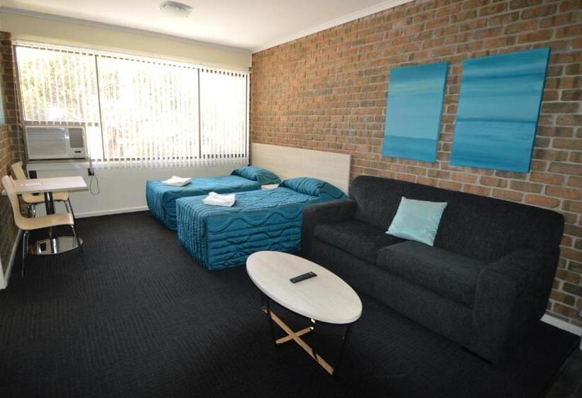 Marion Motel And Apartments