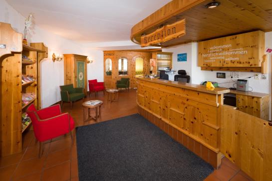 Matterhorn Valley Garni Hotel La Collina