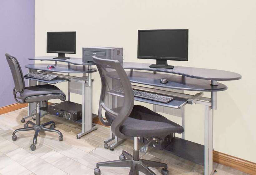 Microtel Inn And Suites   Ames