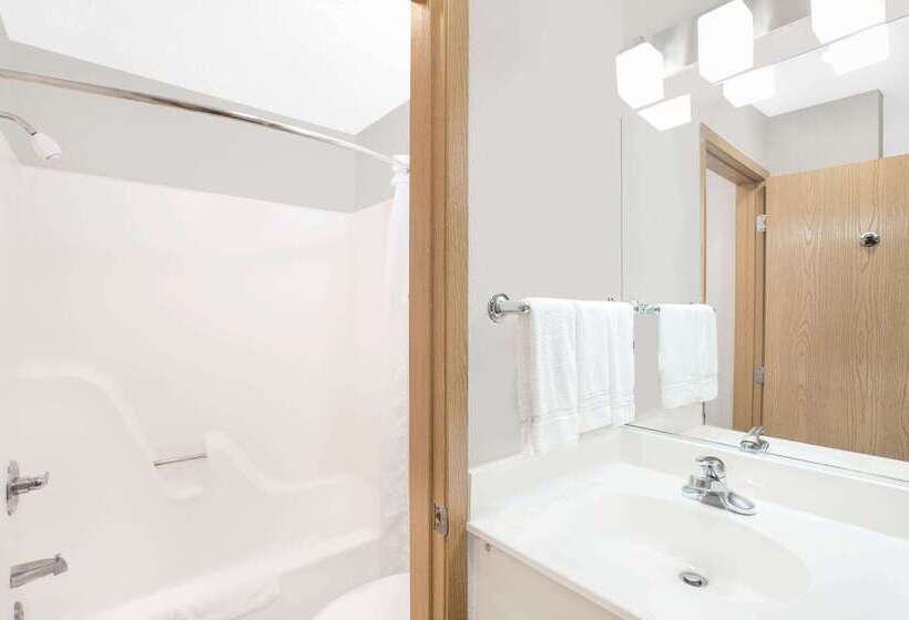 Microtel Inn And Suites   Ames