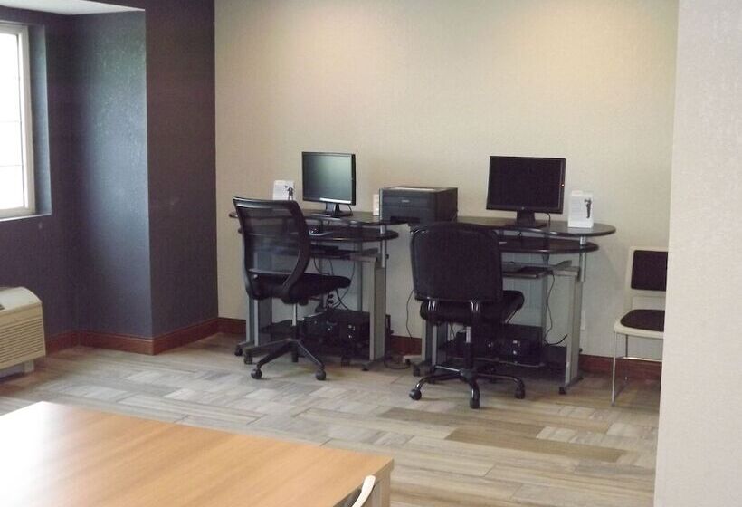 Microtel Inn And Suites Ames