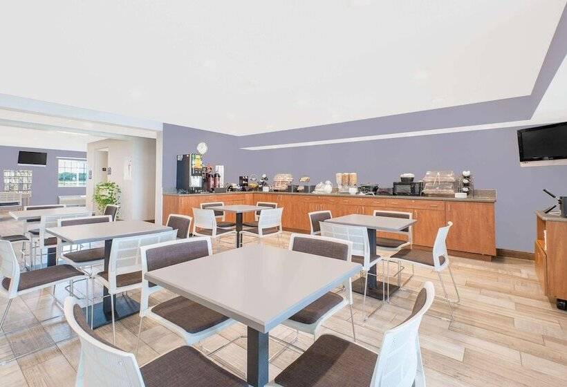 Microtel Inn And Suites   Ames