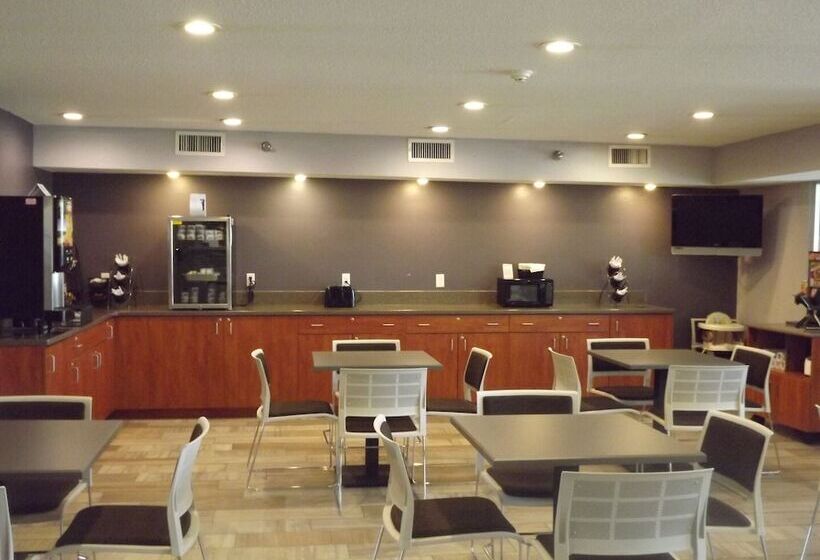 Microtel Inn And Suites Ames