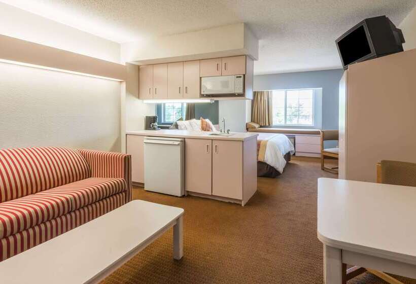 Microtel Inn & Suites By Wyndham Kansas City Airport