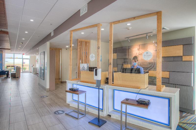 فندق على الطريق Super 8 By Wyndham Remington