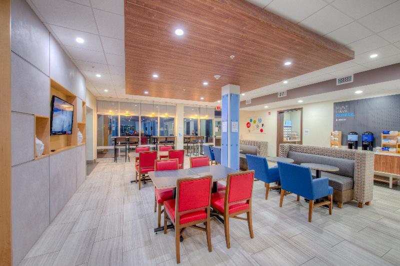 فندق على الطريق Super 8 By Wyndham Remington