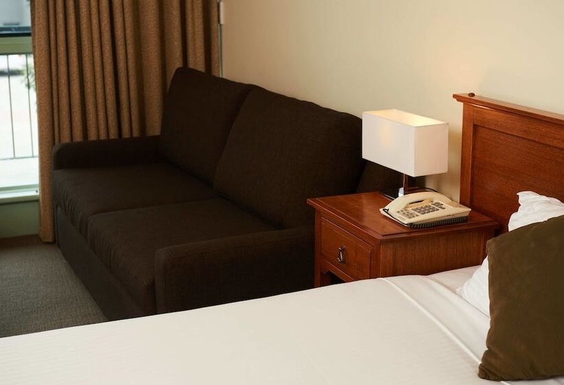 Mt Buller Chalet Hotel & Suites