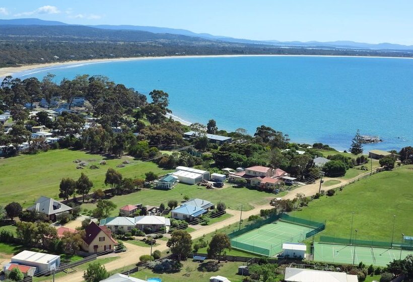 Отель Swansea Cottages & Lodge Suites