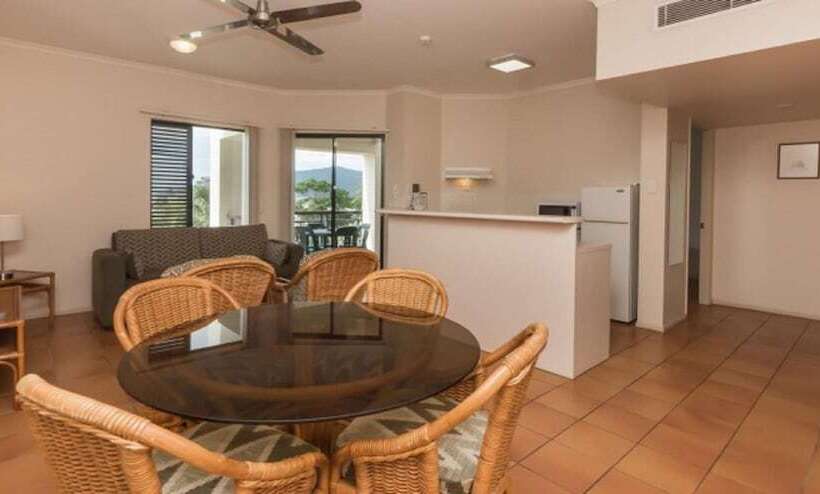 Tropic Towers Apartments