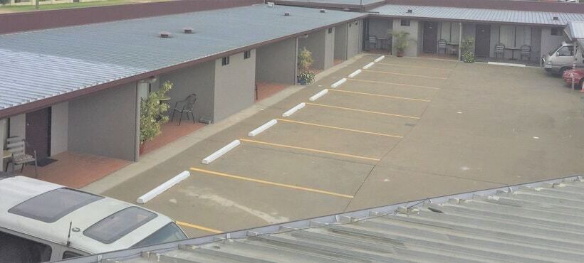 Warwick Vines Motel
