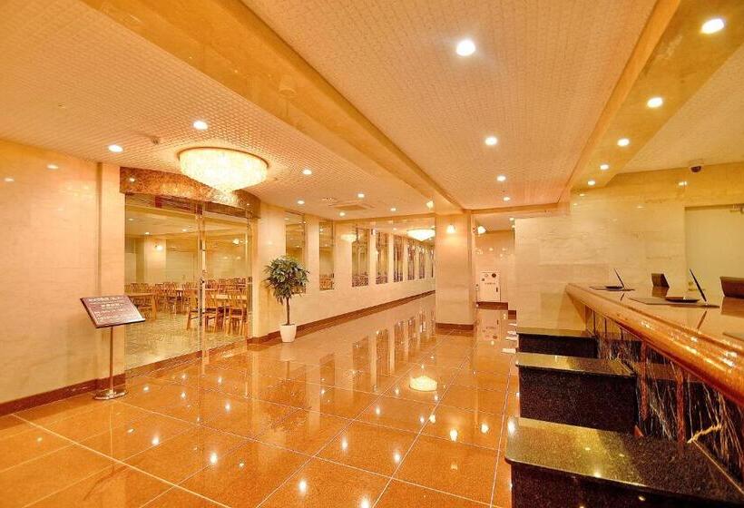 Kyoto Universal Hotel Karasuma