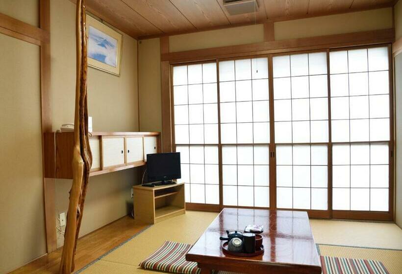 בית מלון כפרי Nishidani Onsen Chuseikan