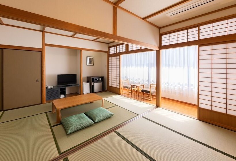 Отель Sanbe Onsen Kokumin Shukusha Sanbesou