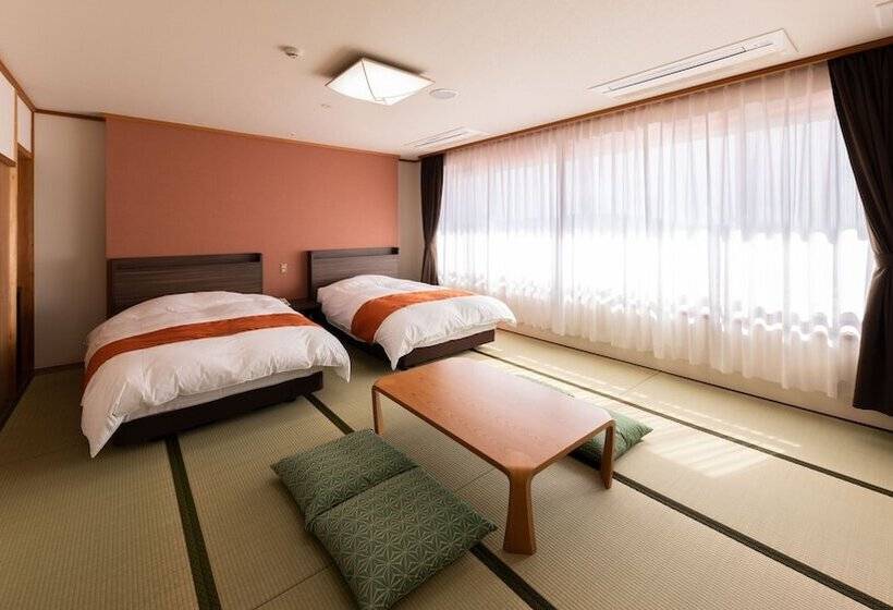 Отель Sanbe Onsen Kokumin Shukusha Sanbesou