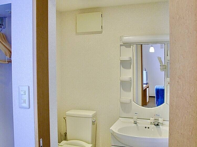 فندق Yonago Universal