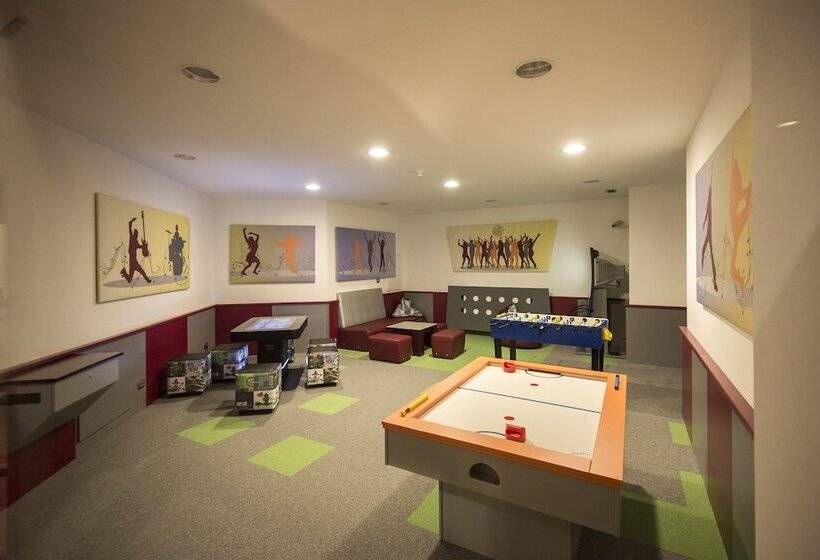 فندق Post Alpina   Family Mountain Chalets