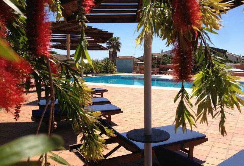 호텔 Cala Rosa Club